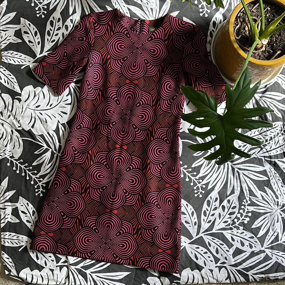 Elegant Pink and Black Patterned Dress